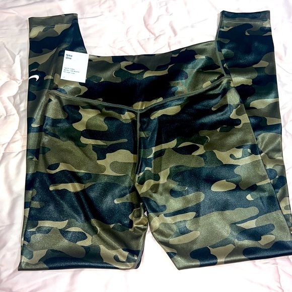 Women’s Nike Tights, Metallic Army Print - Size M - Picture 3 of 5